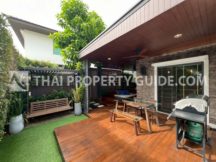 House with Shared Pool in Bangnatrad 